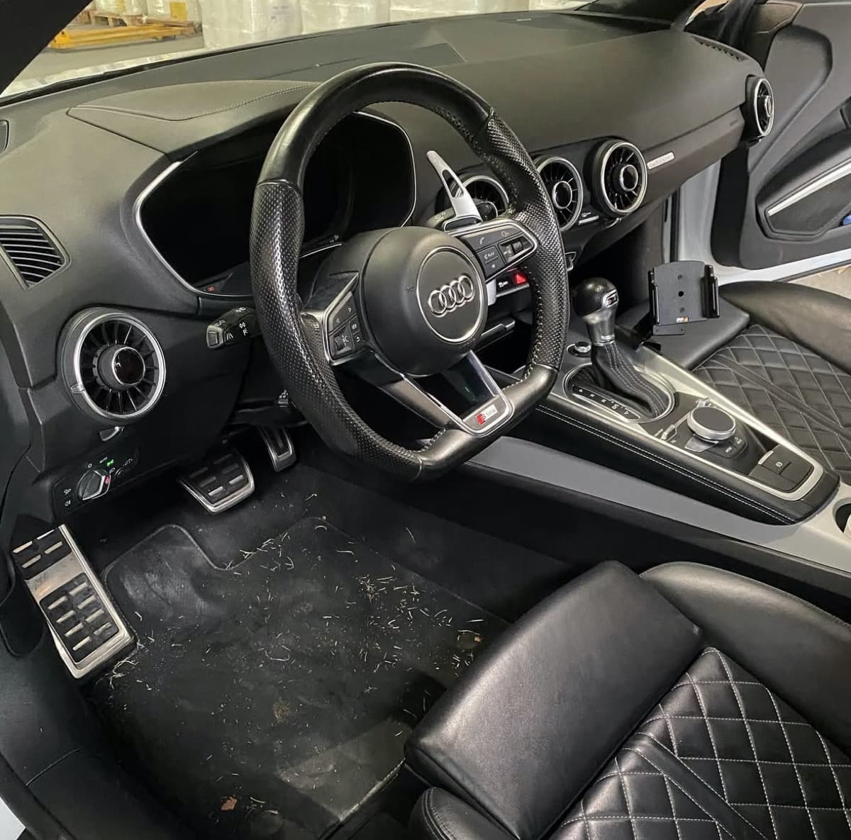 Habitacle nettoyé en profondeur à France — Avant