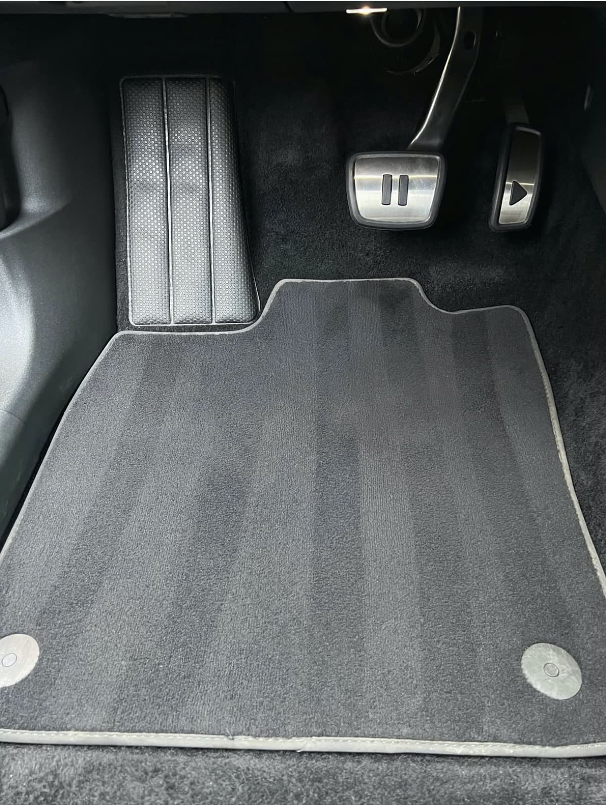 Tapis conducteur aspiré à France — Après