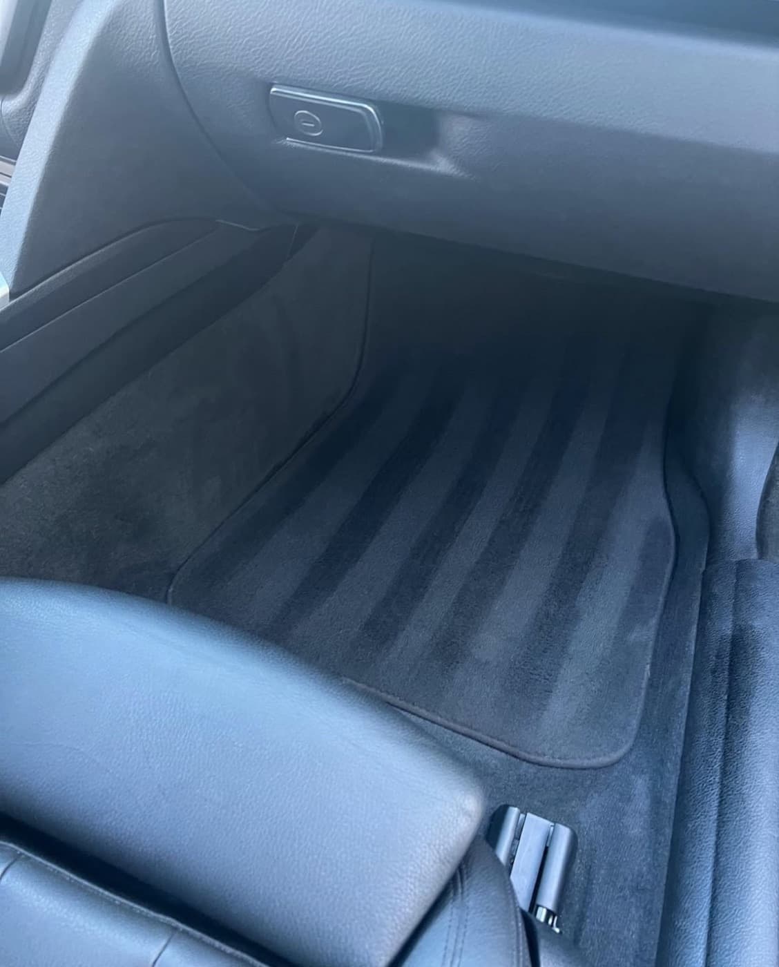 Bactéries dans l'habitacle automobile : ce que disent réellement les études