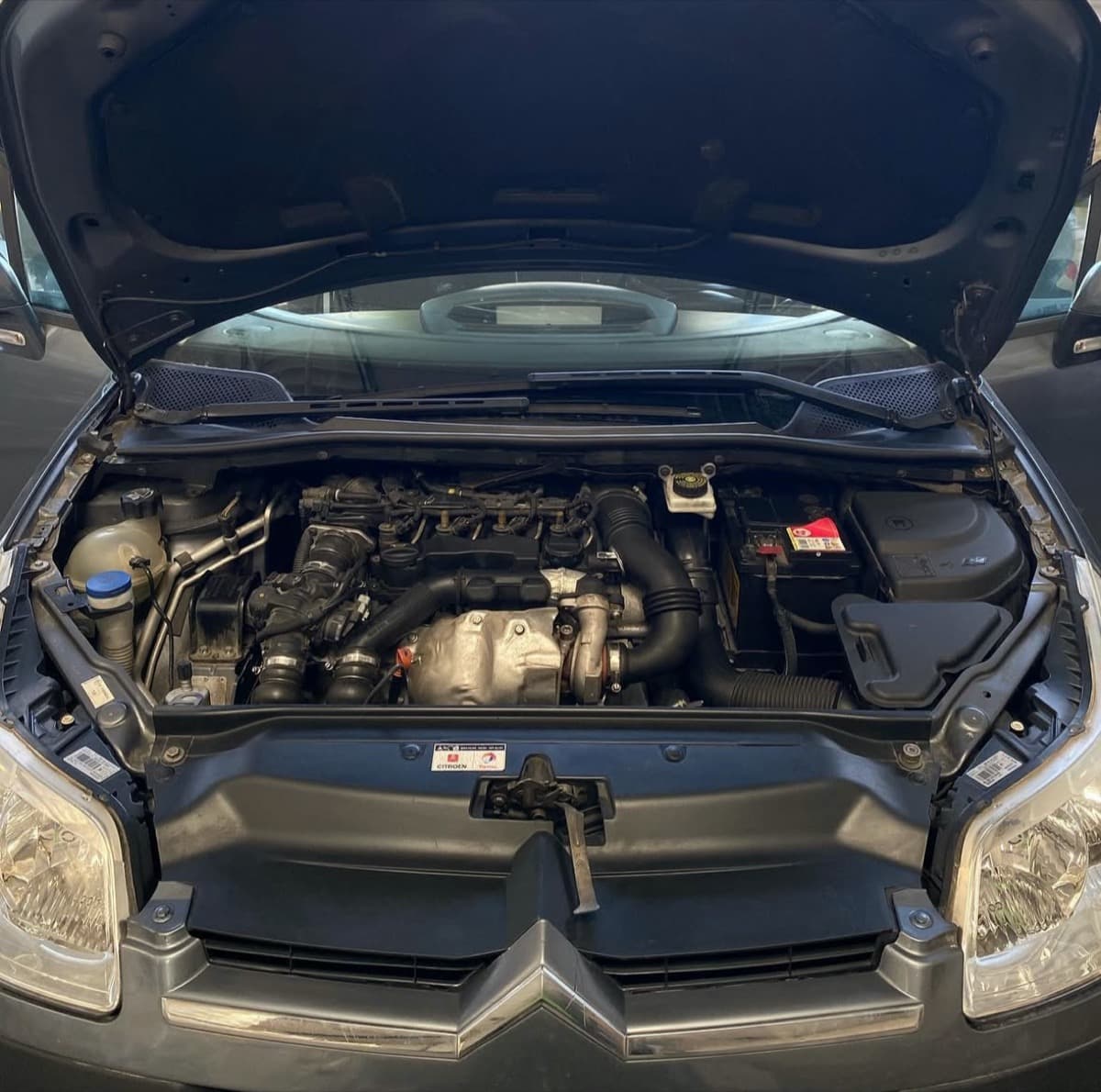 Compartiment moteur dégraissé à France — Après