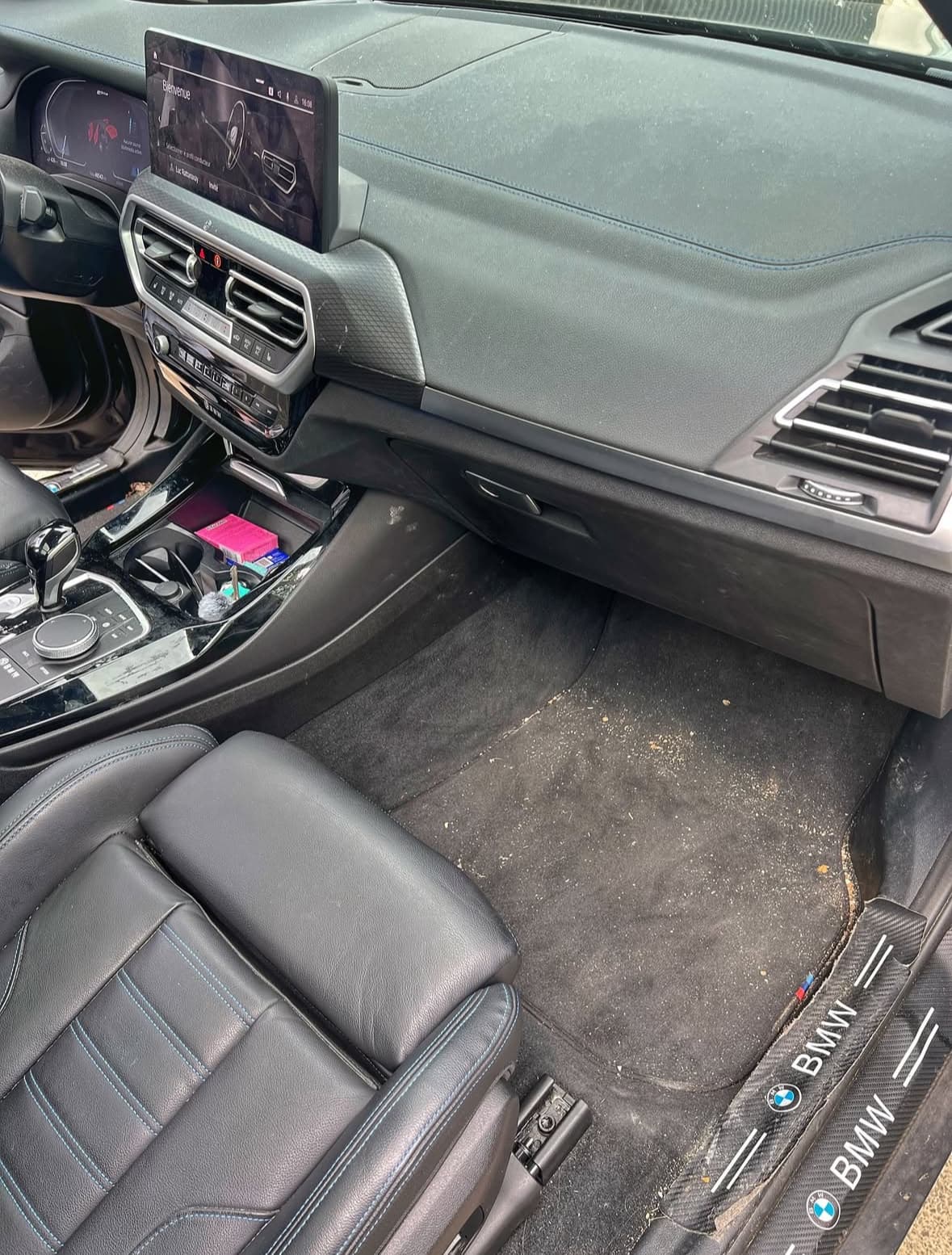 Nettoyage intérieur BMW cuir à Pessac à Bordeaux — Avant