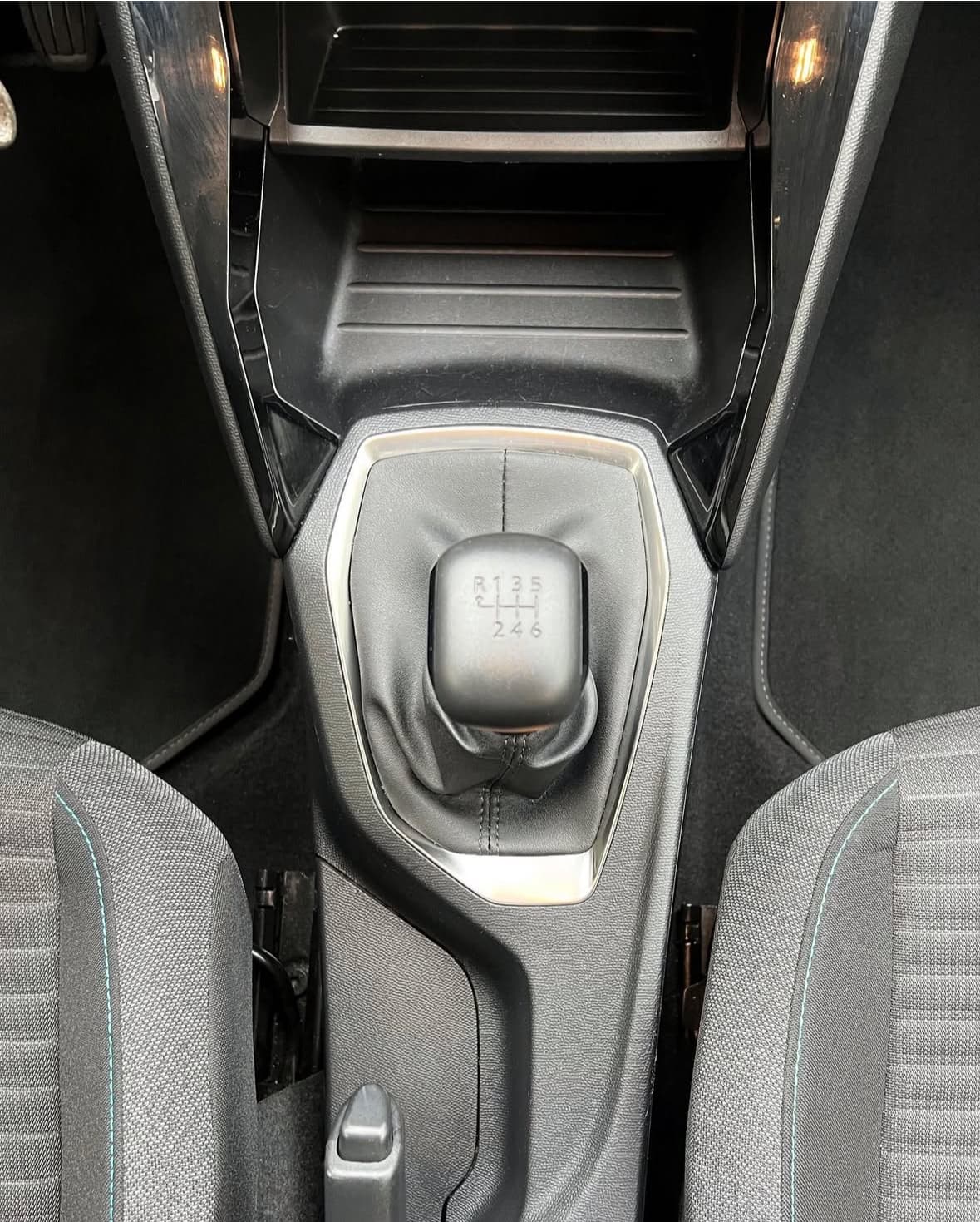 Nettoyage console centrale Citroën C3 à Ifs à Caen — Après