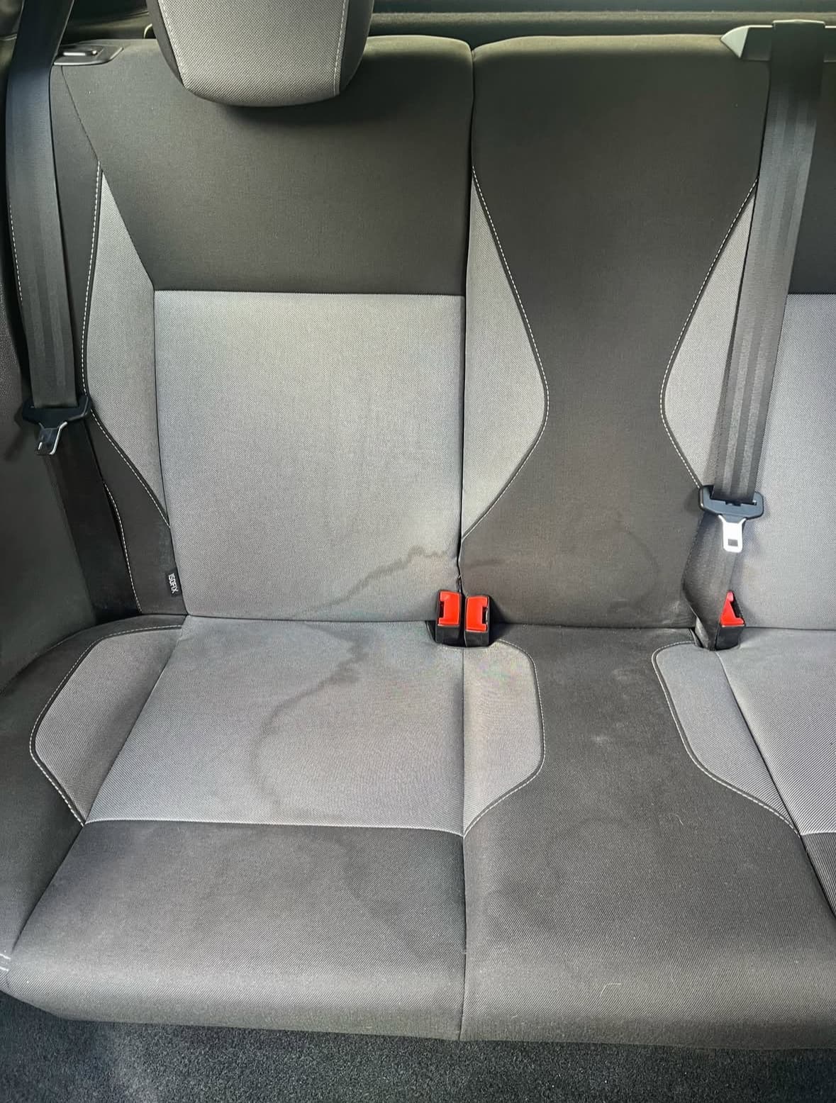 Shampoing banquette arrière tissu à Caluire-et-Cuire à Lyon — Avant