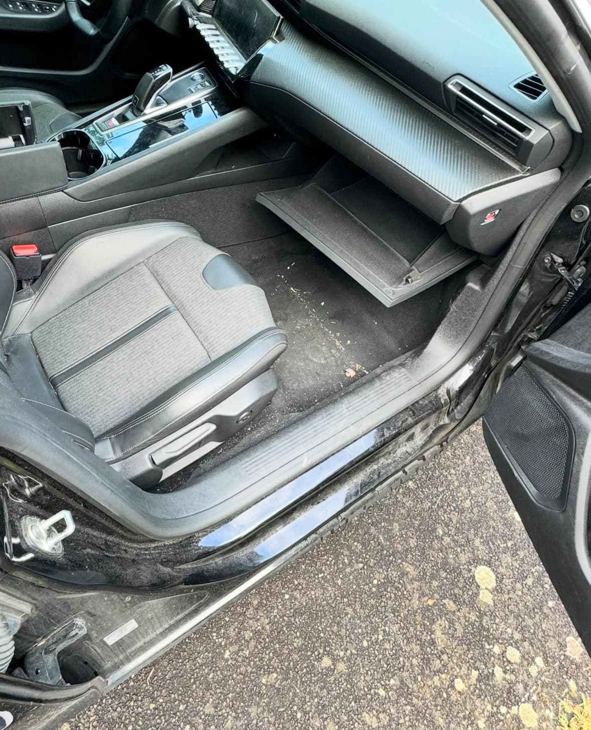 Nettoyage intérieur Peugeot 508 à Lattes à Montpellier — Avant