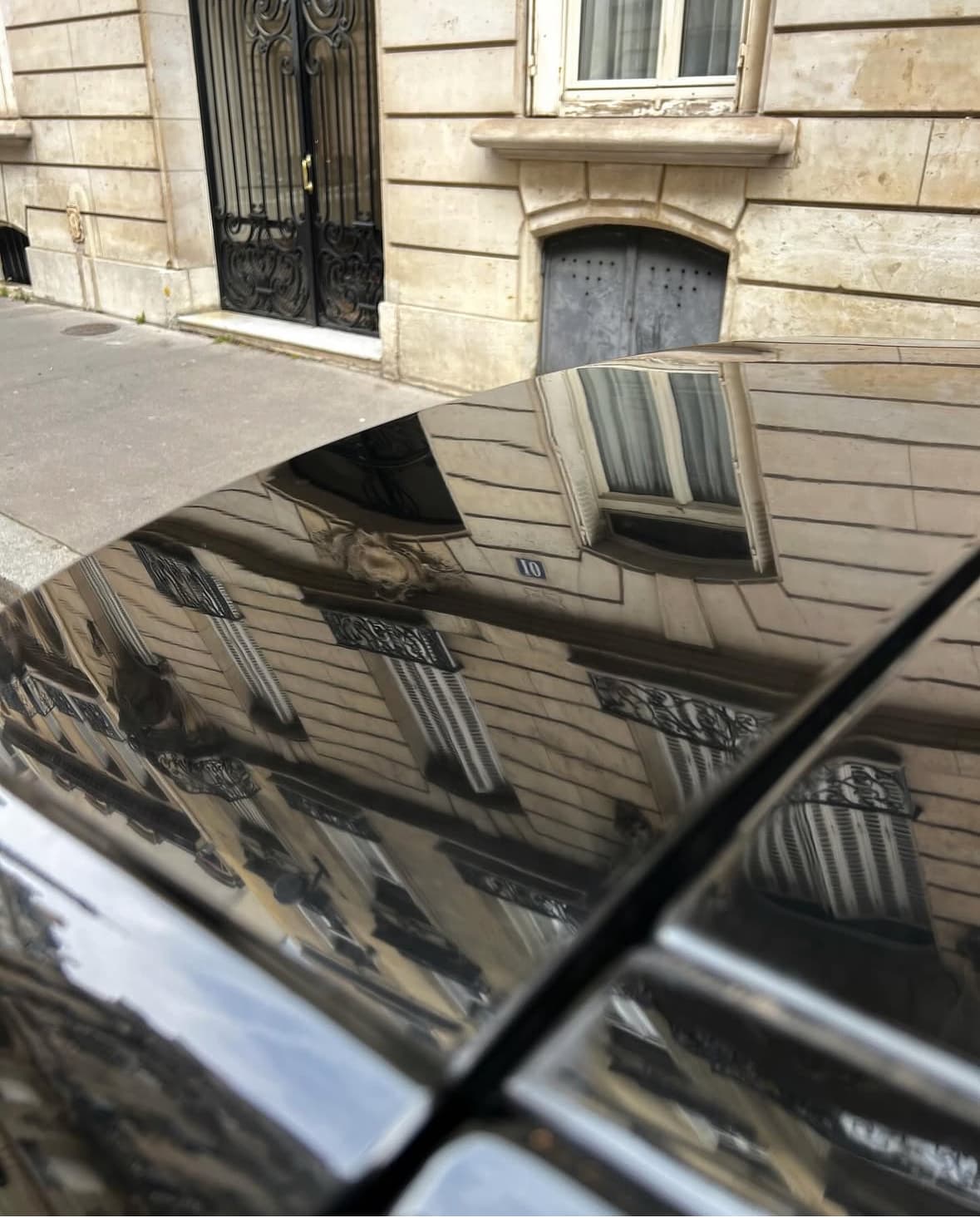 Lavage extérieur carrosserie noire à Villefranche-sur-Mer à Nice — Après