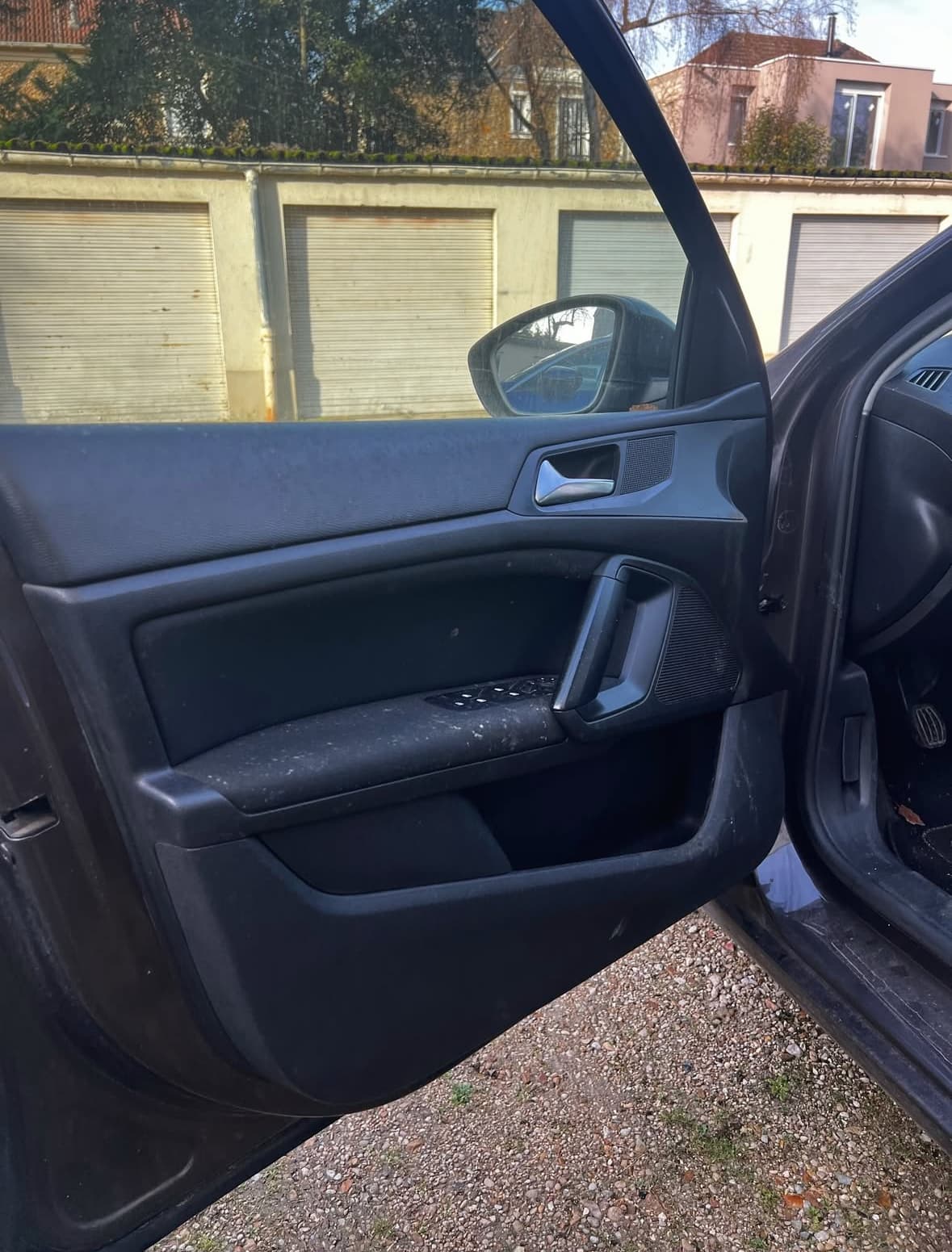 Nettoyage portière Audi à Thuir à Perpignan — Avant