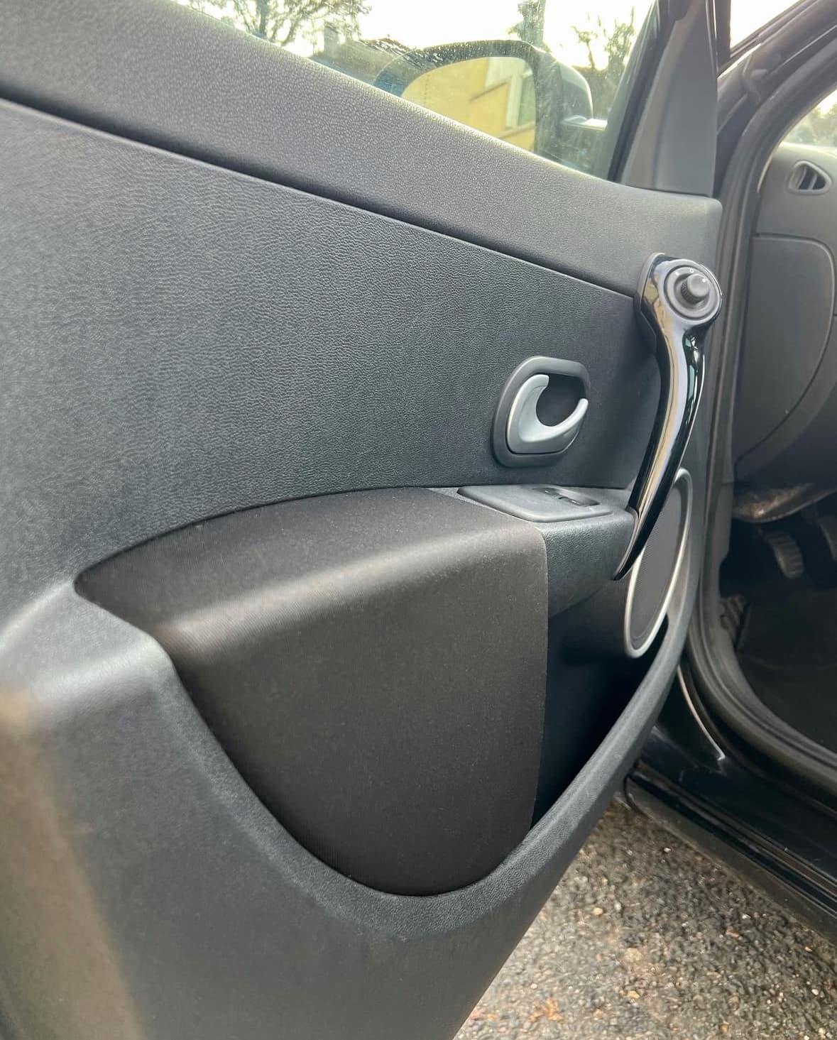 Traitement anti-moisissures portière à Hyères à Toulon — Après